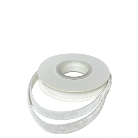 Single-sided velvet ribbon, white