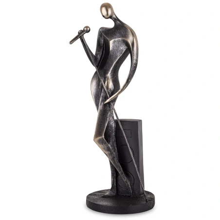 Dziedātāja figūriņa, 32×11×11 cm